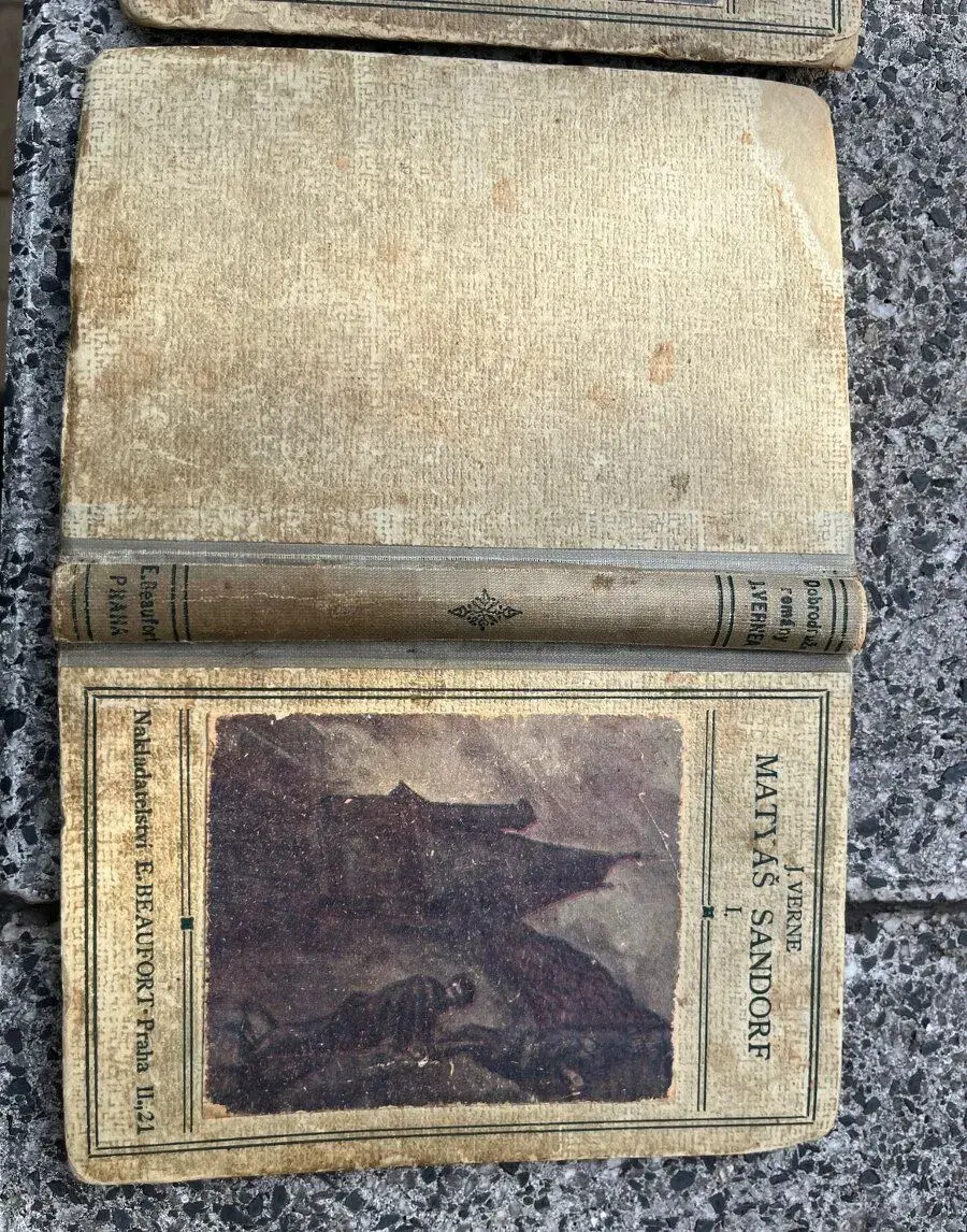 Matyáš Sandorf, Beaufort, šedivá původní vazba, 1.+2. díl