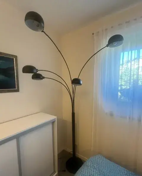 Stojanová lampa - pavouk