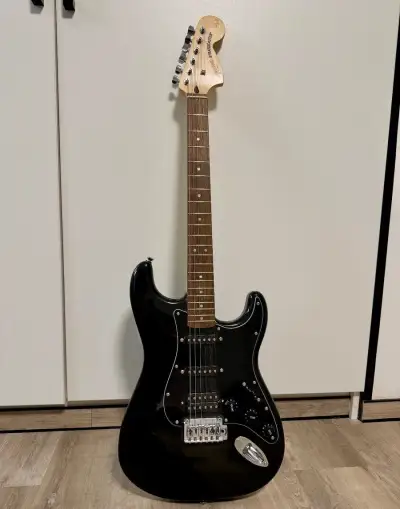 Squier Affinity Stratocaster HSS (nové, nepoužité)