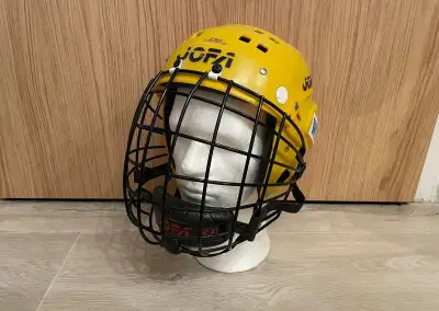 Brankářská retro helma Jofa