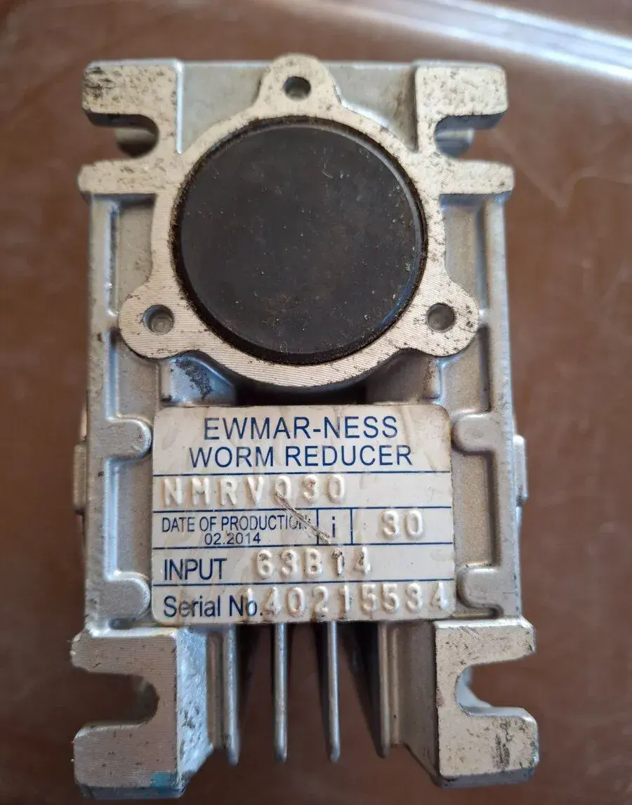 ŠNEKOVÁ PŘEVODOVKA ELEKTROMOTOR MOTOR