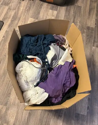 Dámské oblečení S-XL 10Kg