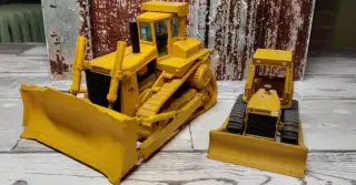 Modely bagrů - orig. kovové - CAT a Liebherr
