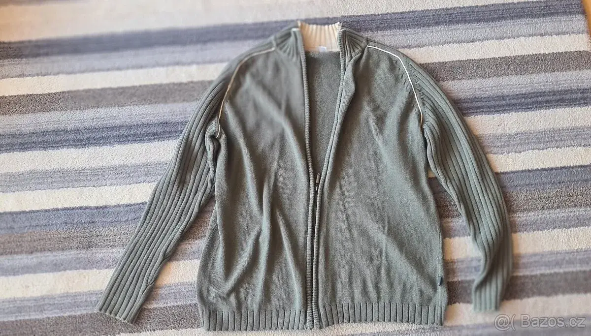 Zeleno béžový svetr se zipem ke krku spol C&A, vel. XL
