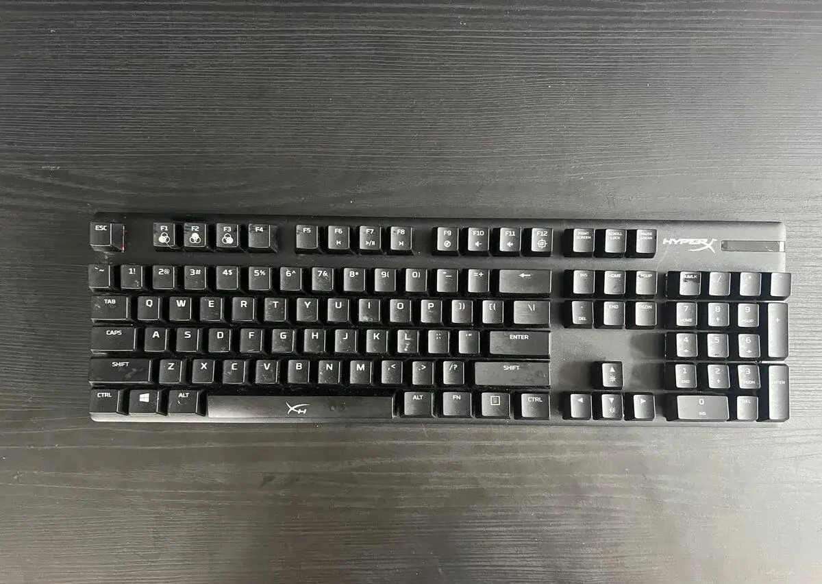 Herní mechanickou klávesnici HyperX Alloy Origins