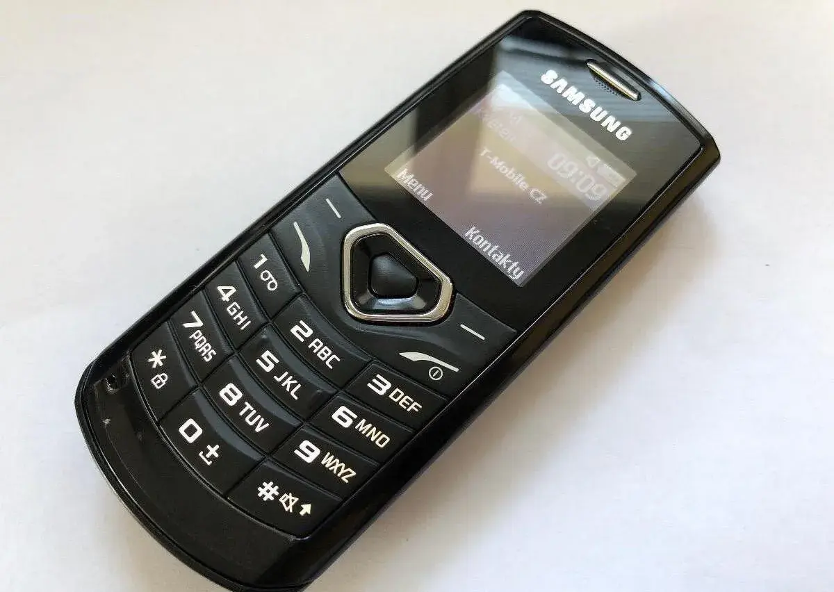 Zánovní Samsung GT-E1170 se zárukou