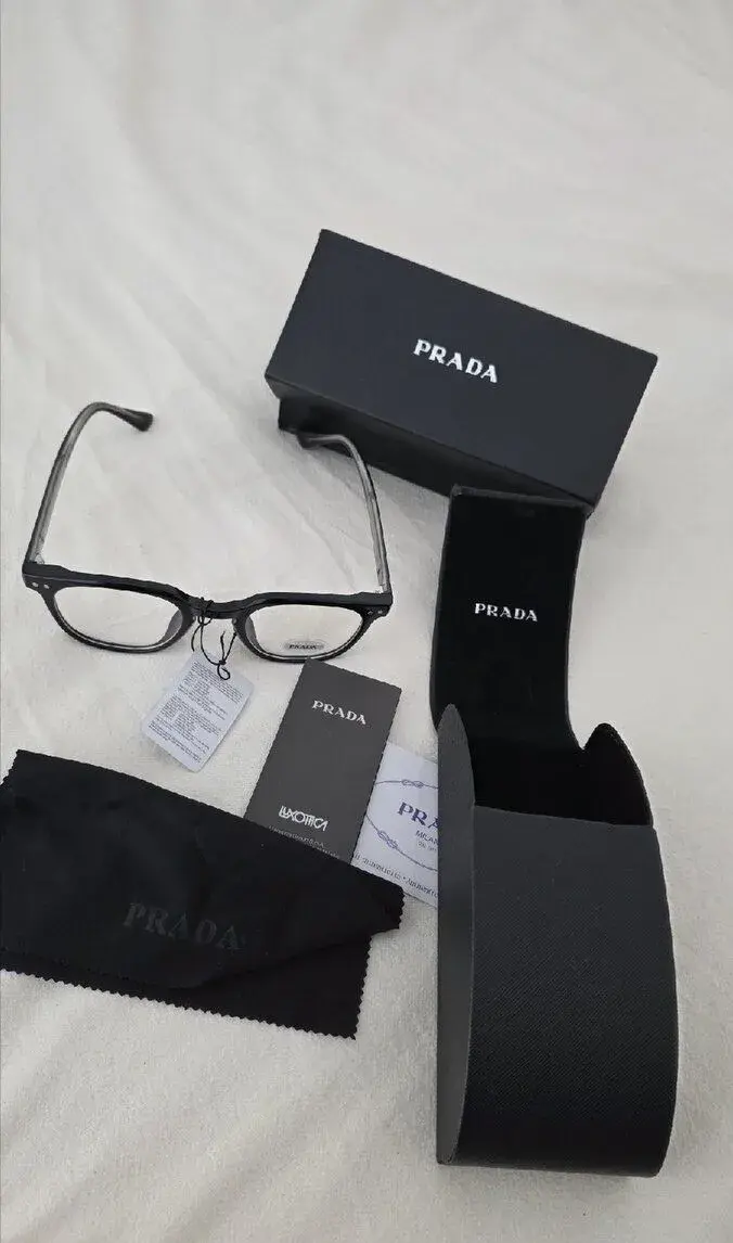 Uni brýle Prada