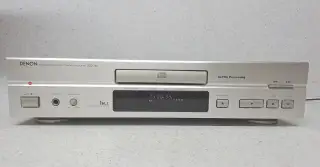 CD přehrávač Denon DCD-735