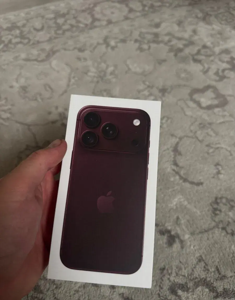 Apple iPhone 18 Pro Max 256 Burgundy ZÁRUKA, DPH