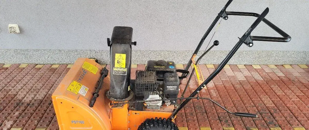 Novou sněh.frézuPezal PST 160