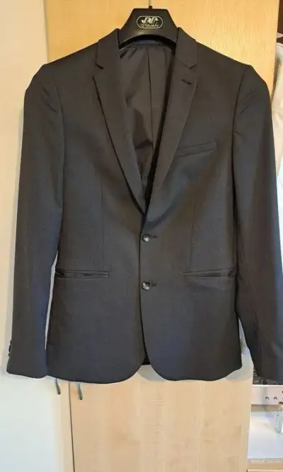 Pánský tmavěšedý oblek 46 modern slim Marks Spencer