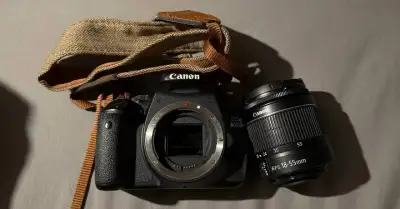 Canon EOS 600D + objektiv Canon EF-S 18–55mm
