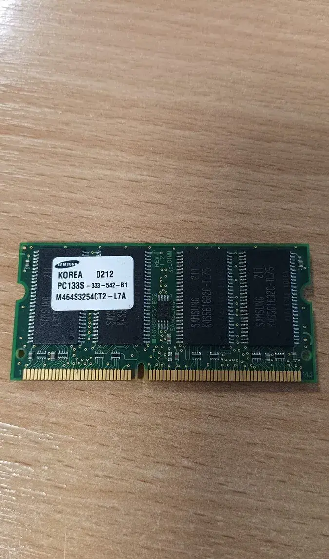 RAM pro notebooky značky Samsung s kapacitou 256 MB.