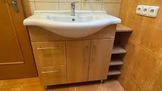 Skříňka s umyvadlem