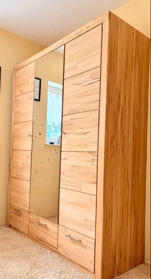 Šatní skříň - masivní buk, výška 210 cm