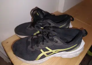 Běžecké boty 33