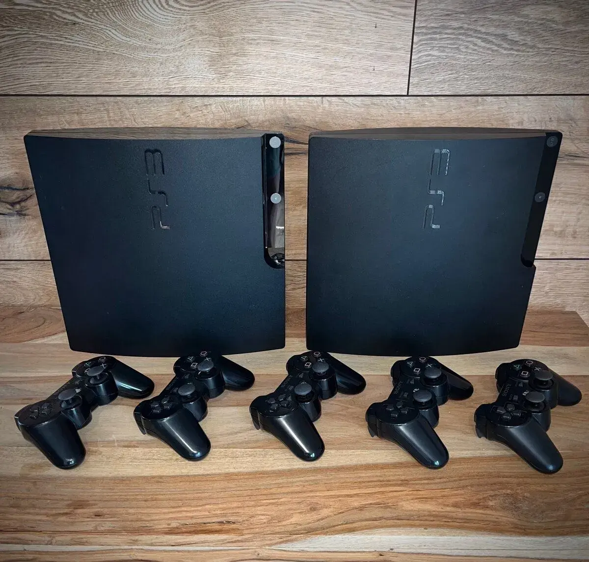 2x PS3 Slim + 5x Dualshock 3