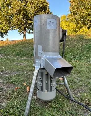 NEREZOVÝ ŠROTOVNÍK
