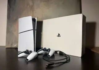 PlayStation 5 Slim 1TB - 2x ovládač DualSense PS5 (V záruce)
