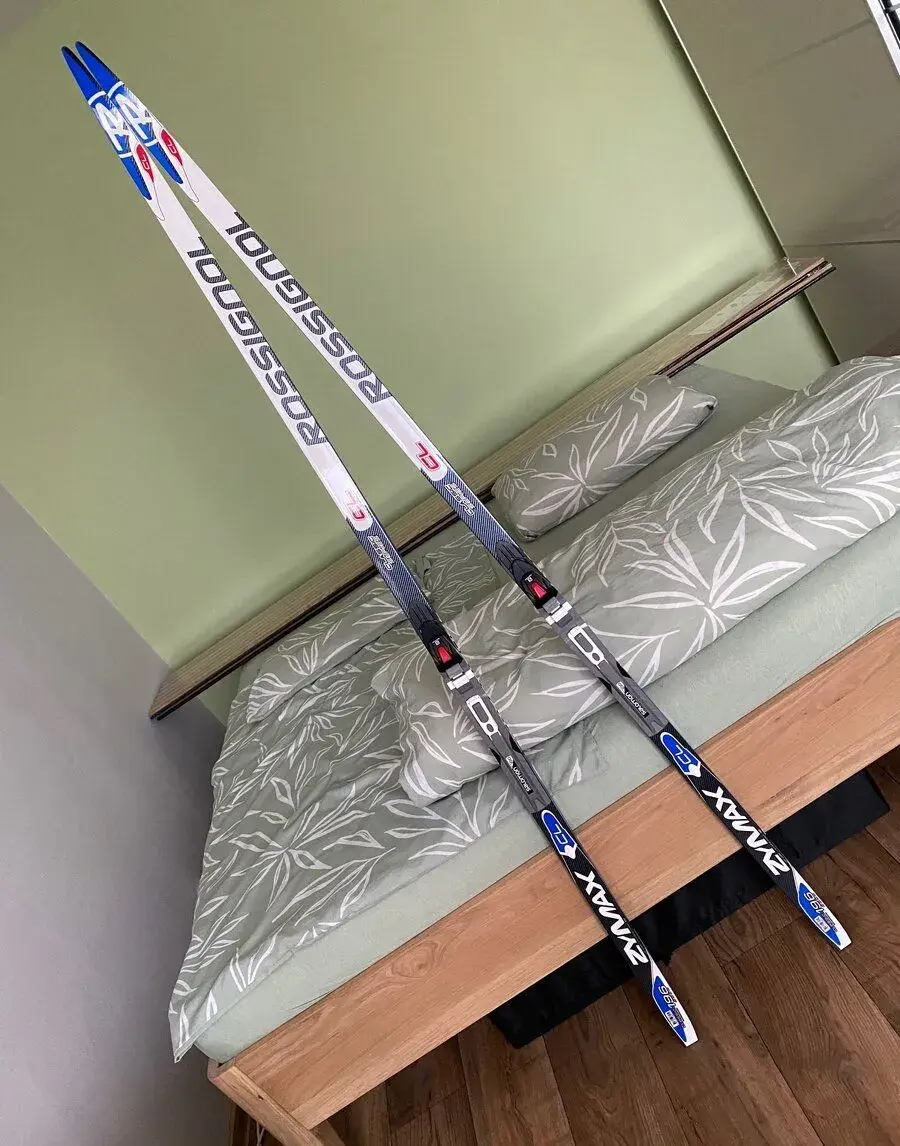 Nové běžky Rossignol 196 cm + sada vosků SWIX
