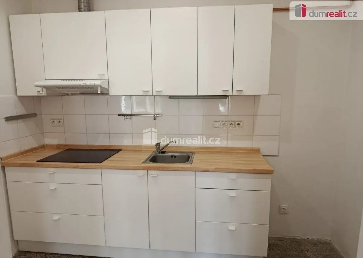 Velmi pěkný byt 2+kk po kompletní rekonstrukci, Praha 10 - S