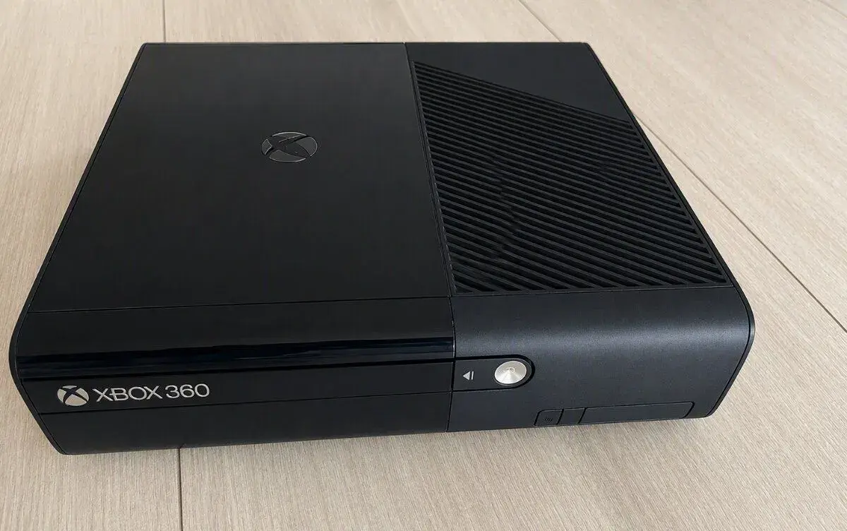 Xbox 360 včetně kinect včetně spousty her