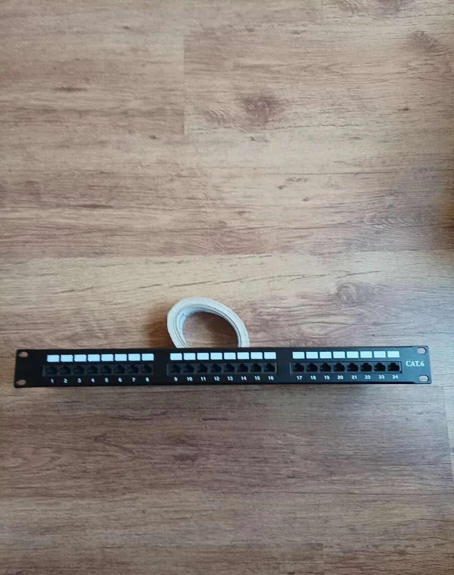 Patchpanely Datacom 19" UTP 24 port CAT6