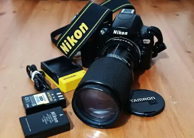 NIKON D60 (Tamron 70-210mm), baterie, nabíječka