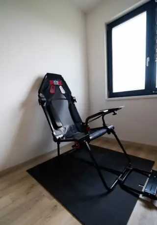 Next Level Racing F-GT Lite - skládací kokpit