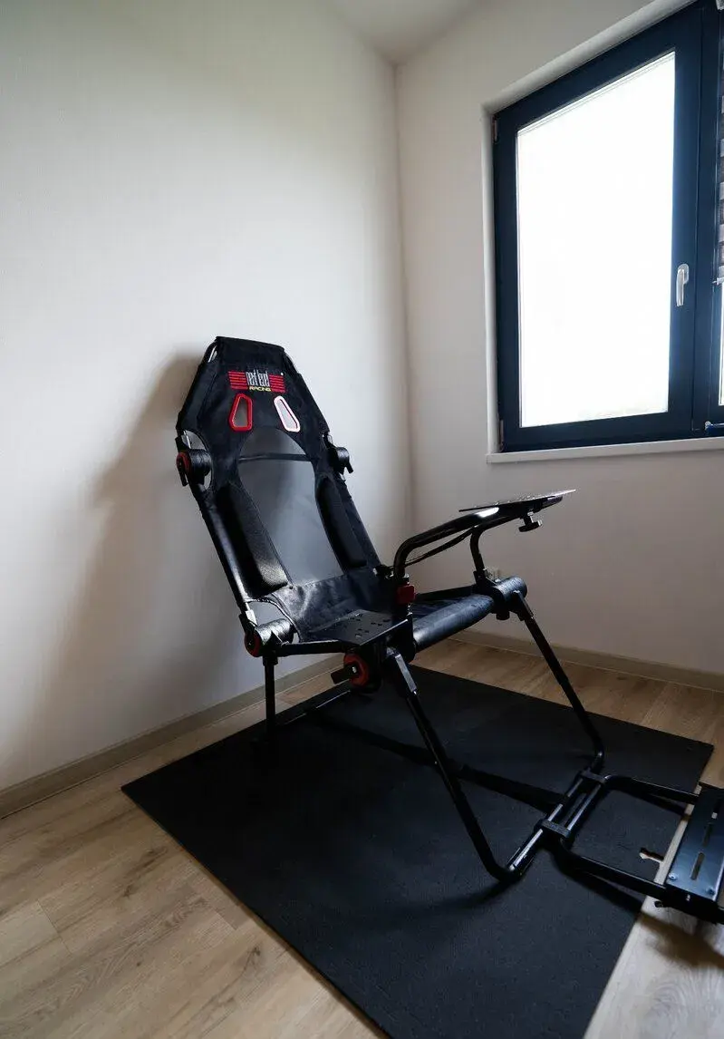 Next Level Racing F-GT Lite - skládací kokpit