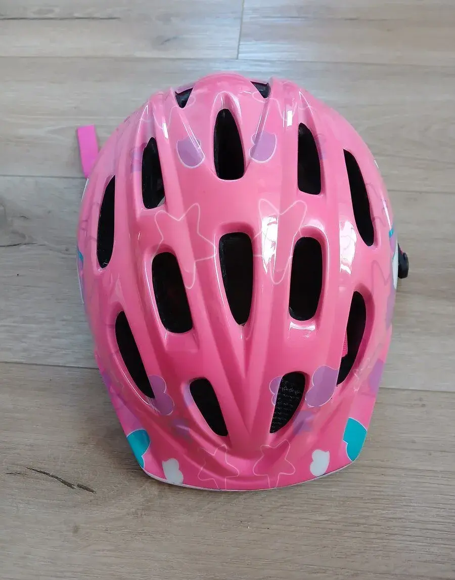 Cyklo helma na kolo