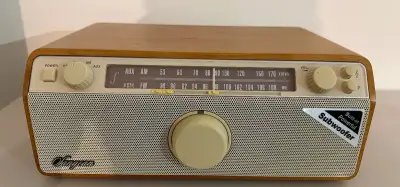 Stolní analogové rádio Sangean WR-12