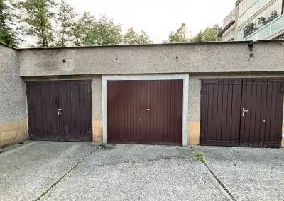 Pronájem zděné garáže