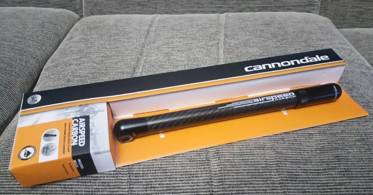 Cannondale pumpa na kolo, carbon