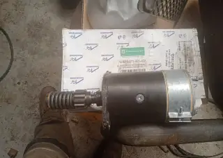 Startér na epple mobil kombajn perkins motor