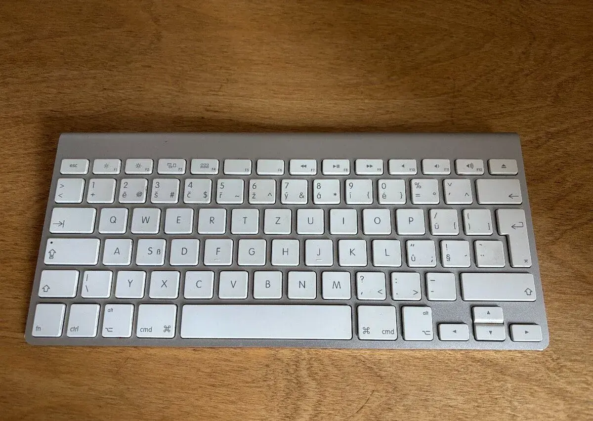 Apple wireless klávesnice A1314