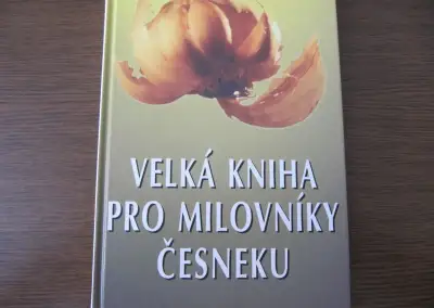 VELKÁ KNIHA PRO MILOVN9KY ČESNEKU