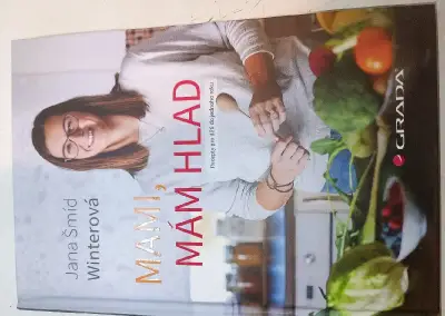 Kniha Mami, K dispozici: hlad