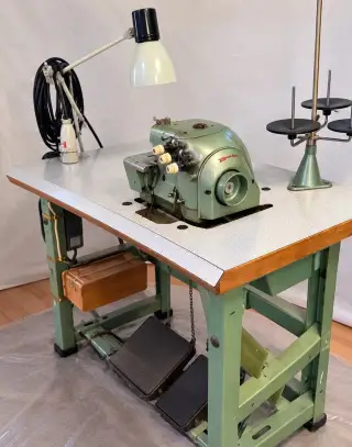 Průmyslový overlock Krompachy – plně funkční, 380 V