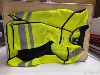 Pánskou reflexní vestu na MOTO zn. REVIT