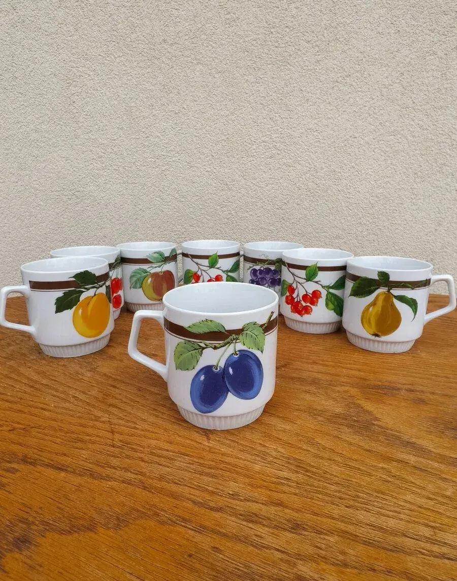 Krásné retro porcelánové hrnky s ovocem _cena za komplet