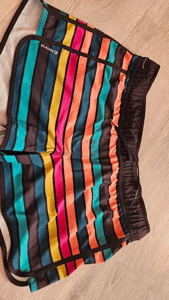Pruhované plavkové šortky 42 /M-L