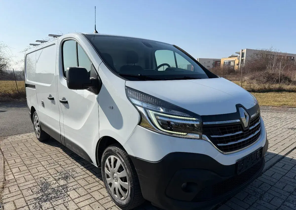 Trafic 2,0 dCi Grand confort 88kW navi kamera