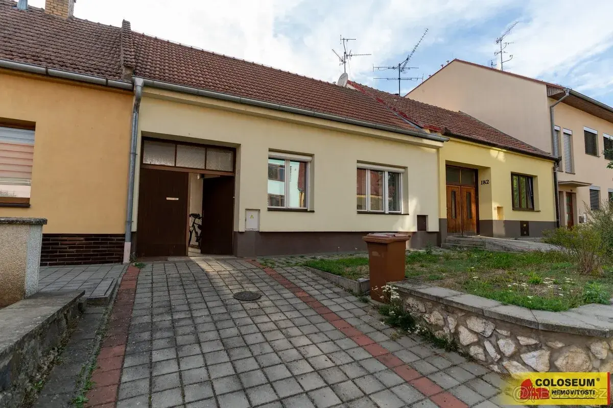 Bratčice, RD 4+1, zahrada, druhé stavební místo - rodinný dů