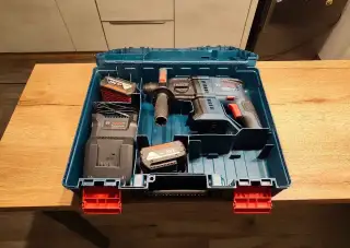 Profi aku kladivo Bosch GBH 180-LI + 2x 5Ah baterie + nabíje