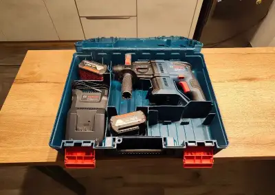 Profi aku kladivo Bosch GBH 180-LI + 2x 5Ah baterie + nabíje