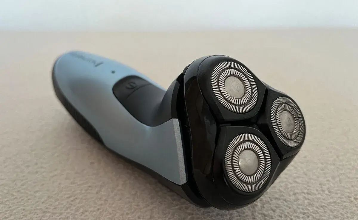 Holící strojek Remington PR1250