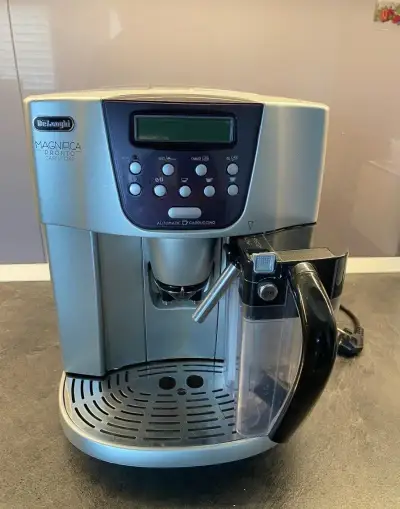 DeLonghi Magnifica Pronto Cappuccino ESAM 4500