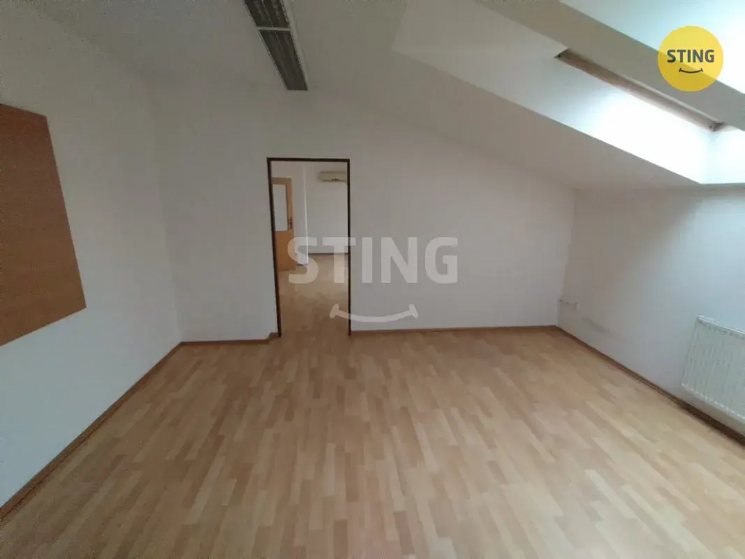 Pronájem kanceláří 21 m2 - 289 m2 v Třinci, 134576