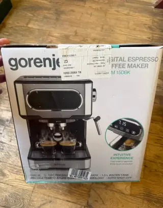 Kávovar Gorenje ESCM15DBK